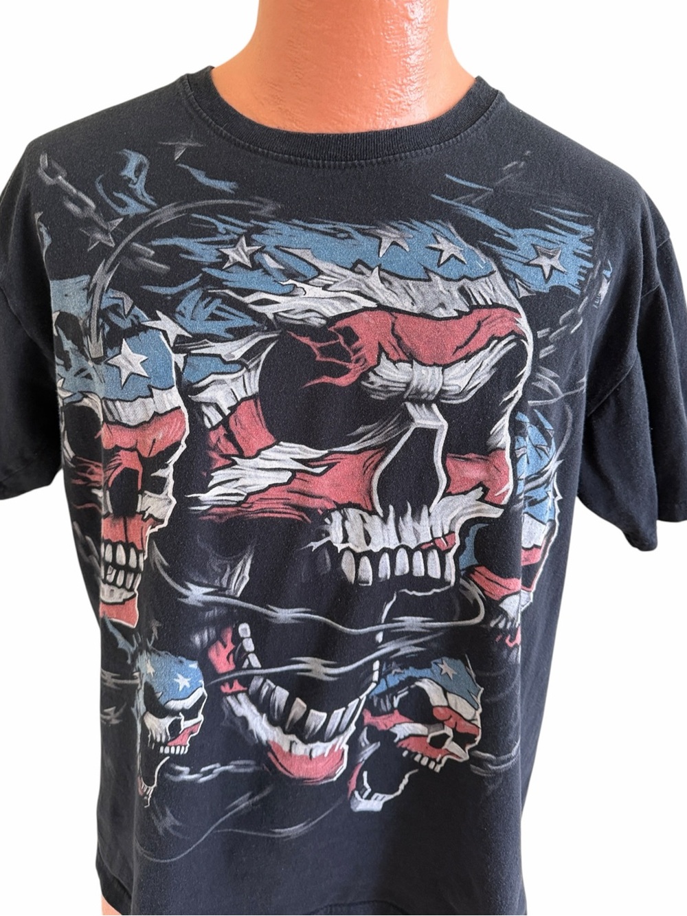 LIQUID BLUE MEN’S BLACK T-SHIRT Large American Flag Patriotic Skulls Graphic Tee